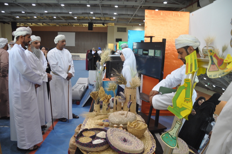  انطلاق  فعاليات الأسبوع الوطني للعلوم والتكنولوجيا والهندسة والرياضيات بتعليمية محافظة الظاهرة 