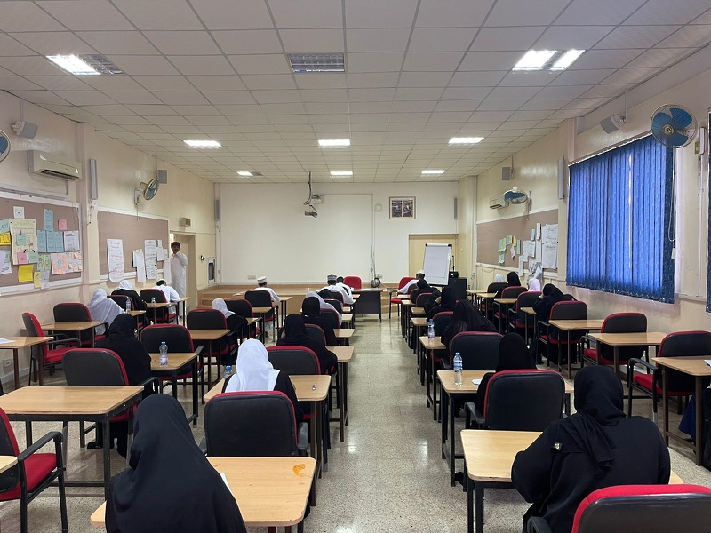 مسابقة فن الخطابة والتحدث  بالفصحى بتعليمية ظفار 