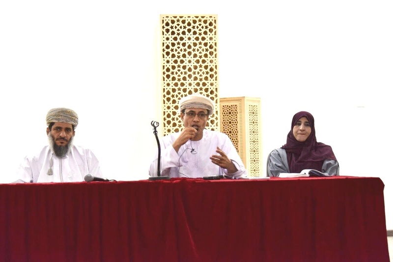 اجتماع المدير العام  الدكتور ناصر بن سالم الغنبوصي بمديري  ومديرات مدارس تعليمية المحافظة