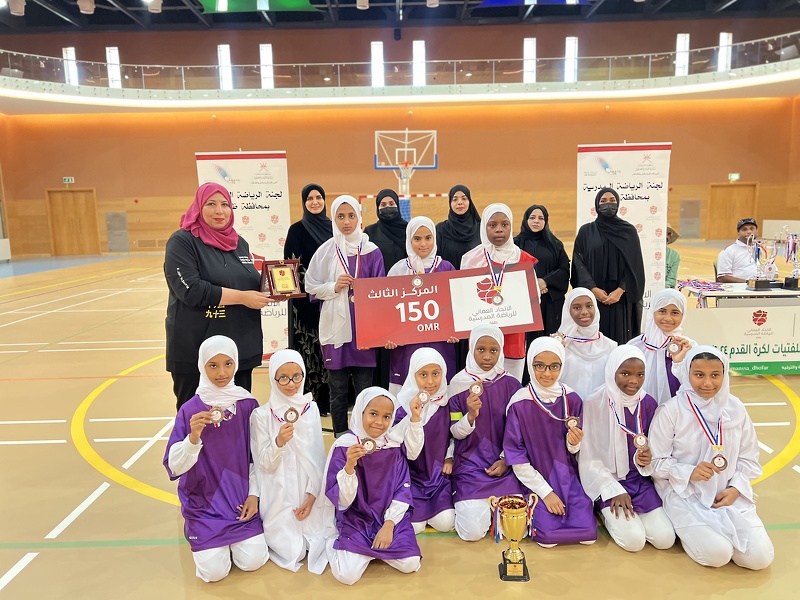 ختام مسابقة دوري مدارس الفتيات لكرة القدم بتعليمية ظفار 