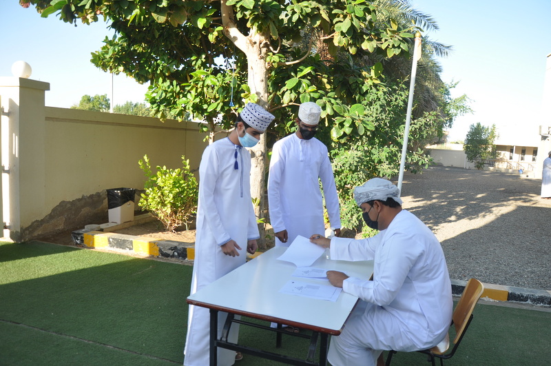 وسط إجراءات احترازية ووقائية بدء الدراسة بمدارس تعليمية محافظة الظاهرة 