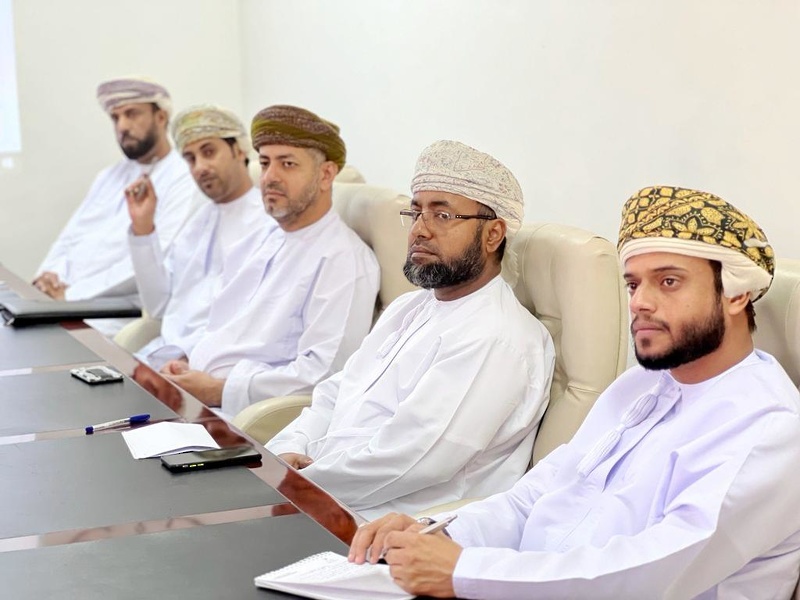 تعليمية ظفار تنفذ ورشة لتطبيق محاكاة لاعتماد التقييم السنوي لأداء الموظفين والتعريف بالتدوير الوظيفي 