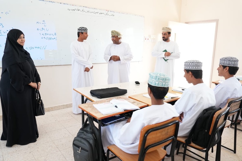 مدير عام تعليمية جنوب الشرقية يزور عددا من المدارس