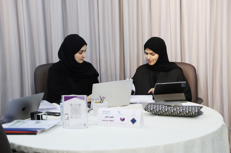 لجنة التقييم المحلي لجائزة اموفيكو للإبداع المدرسي بتعليمية ظفار تواصل أعمال مرحلة التقييم الميداني للمدارس  المتأهلة في التقييم المكتبي للعام الدراسي ٢٠٢٣ / ٢٠٢٤م.