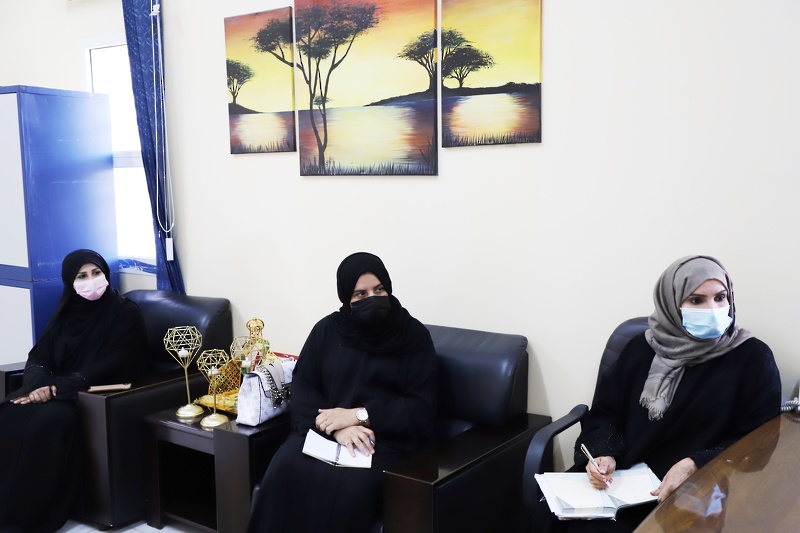 وزارة التربية والتعليم تتابع سير العملية التعليمية بمدارس محافظة ظفار