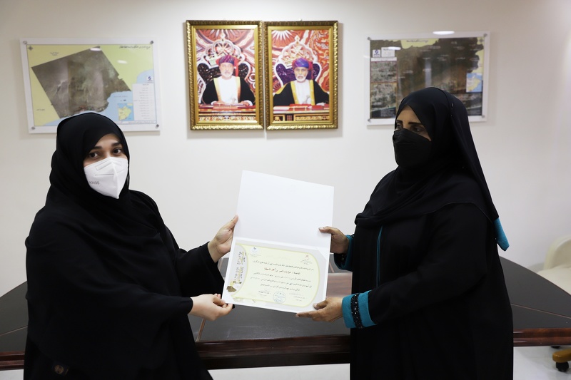 تكريم المبادرات الالكترونية لأخصائي التوجيه المهني بتعليمة ظفار