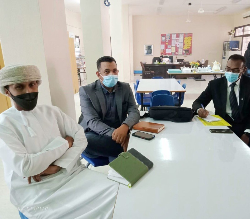 ملتقى الاتجاهات المعاصرة في تدريس الفنون التشكيلية بتعليمية ظفار