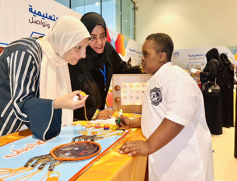 ختام فعاليات قافلة الوسائل التعليمية بمحافظة ظفار 