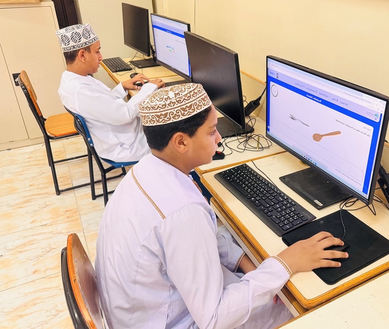 تنفيذ التطبيق الفعلي للمرحلة الثانية من برنامج الكشف عن الطلبة الموهوبين بمدارس تعليمية ظفار