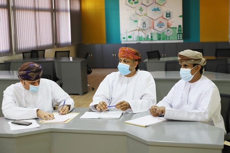 بدء المقابلات الشخصية لتعيينات أعضاء الهيئة التدريسية للمعلمين للعام الدراسي 2021/2020م بتعليمية ظفار