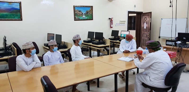 تواصل تقديم الدعم الفني لطلبة دبلوم التعليم العام بمحافظة الظاهرة 