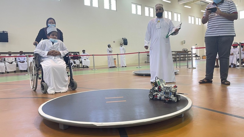 أكثر من ٨٠ فريق في مسابقات الروبوت بتعليمية ظفار