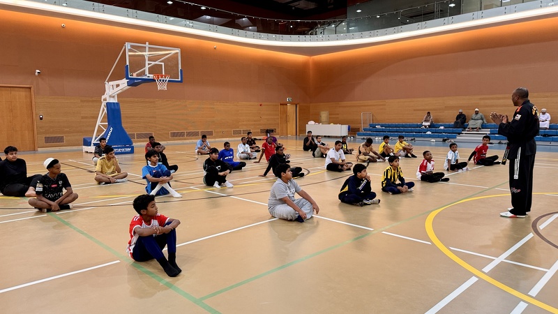 تدريب طلبة مركز ظفار الصيفي للبنين على رياضة التايكوندو