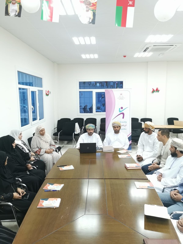 دائرة المهارات الفردية بوزارة التربية والتعليم تنفذ زيارة إشرافية لتعليمية ظفار
