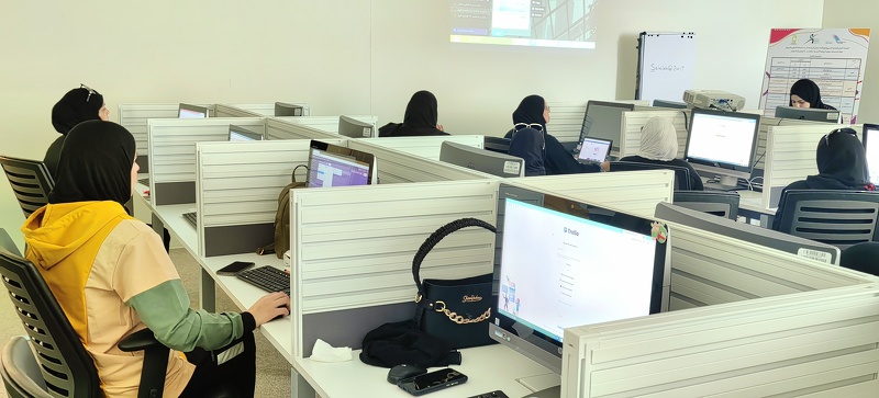 تنفيذ البرنامج التدريبي لرفع كفاءة معلمي الرياضي المدرسية لمواكبة التطوير التربوي بتعليمية ظفار