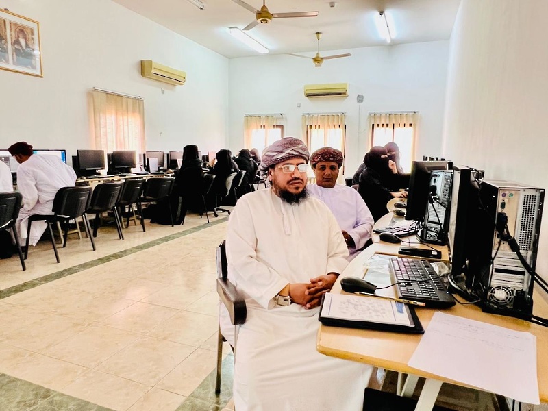 ختام  برنامج تنمية مهارات اخصائي الانظمة المدرسية بتعليمية ظفار