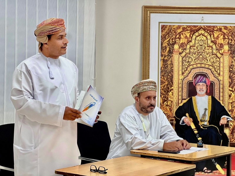 حلقة نقاشية بتعليمية ظفار بعنوان 