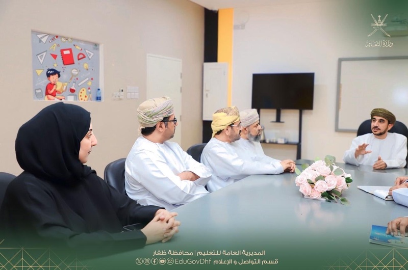 وكيل وزارة التعليم للتعليم يطّلع على سير امتحانات دبلوم التعليم العام بتعليمية ظفار