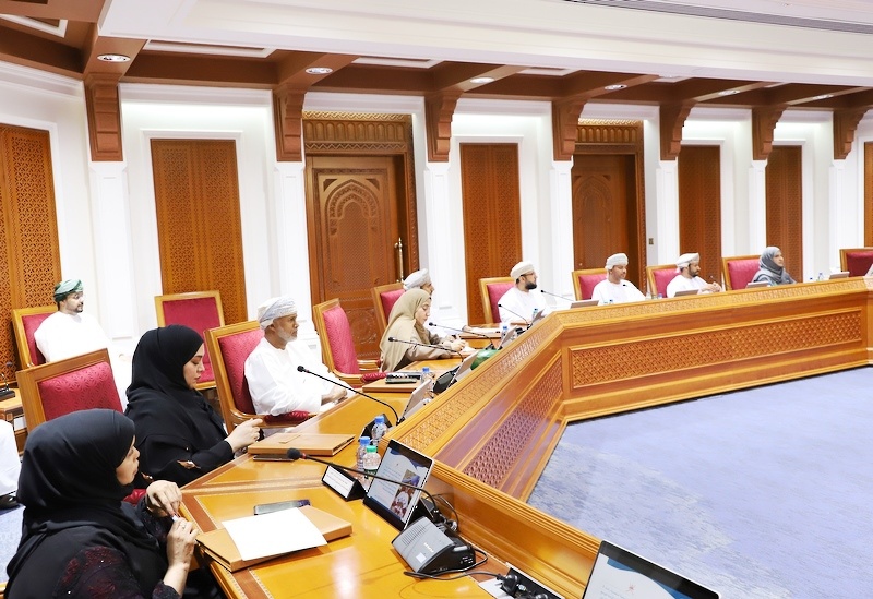 استعراض جهود تطوير التعليم المدرسي الخاص بمحافظة ظفار و الاستثمار بالتعليم الخاص