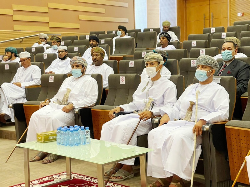 بمناسبة اليوم العالمي للغة العربية مدير عام تعليمية ظفار يرعى فعالية  بمركز السلطان قابوس الترفيهي.