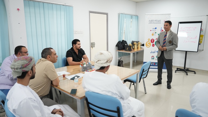 دائرة التدريب المهني للمعلمين بصور تستعرض 