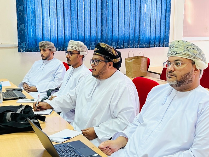 تطبيق برنامج مورد بلس بتعليمية ظفار.