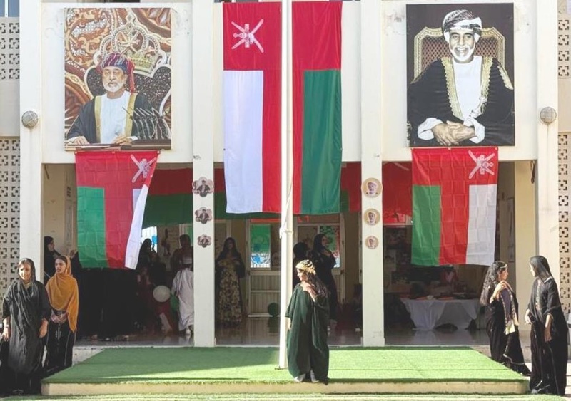 مدارس تعليمية ظفار تجسد أسمى معاني الولاء بالعيد الوطني الرابع والخمسين المجيد