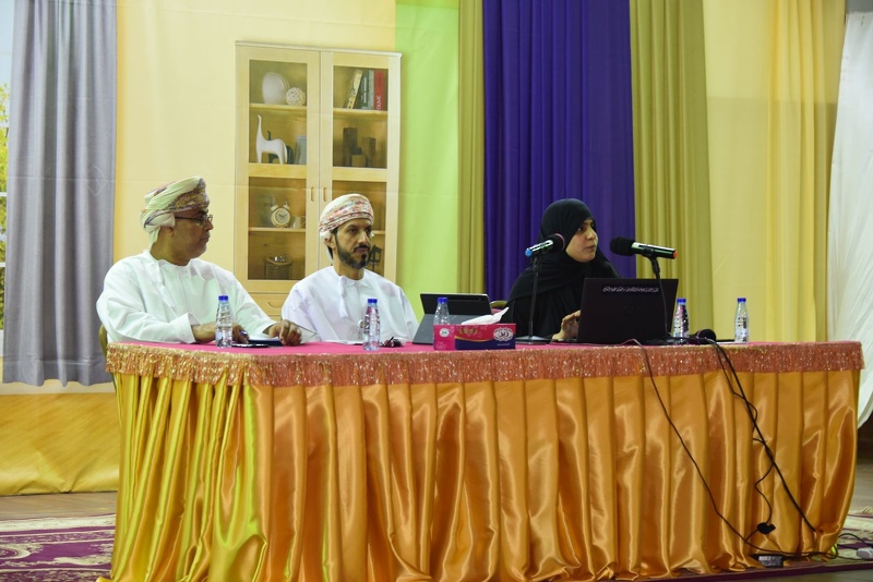 تنظيم ندوة عن نظام تقويم أداء المدارس بتعليمية محافظة الظاهرة