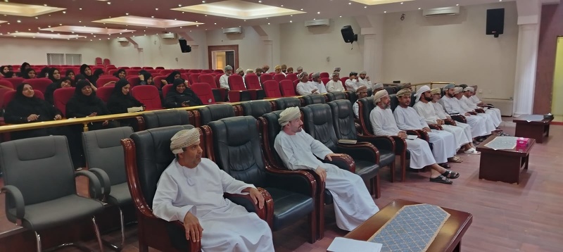  فريق من دائرة الموارد البشرية بوزارة التربية والتعليم يزور تعليمية محافظة الظاهرة