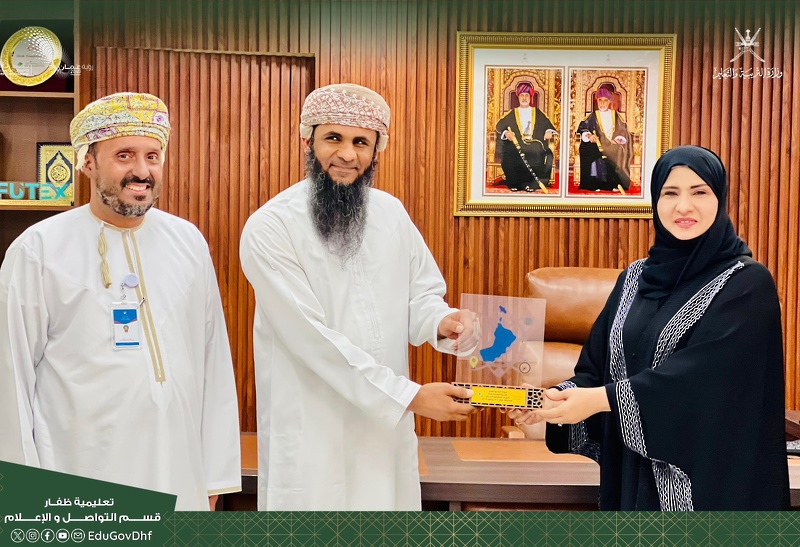 ممثلي وفود الفرق الفرعية الزائرة لتعليمية ظفار