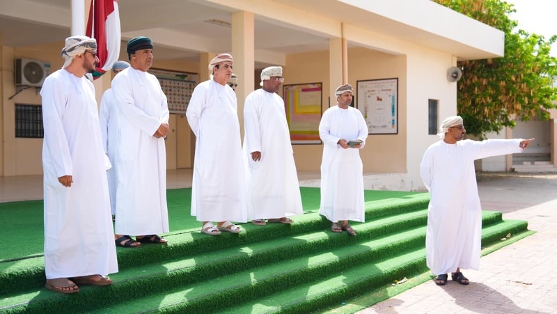 مستشار الوزيرة لشؤون الإدارة التربوية يتفقد مدارس محافظة جنوب الشرقية المتأثرة بمنخفض 