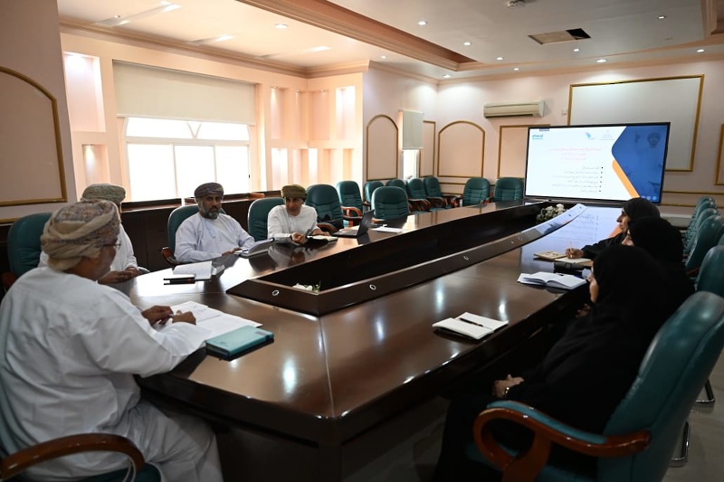 مناقشة مستجدات جائزة أوميفكو للإبداع المدرسي بتعليمية محافظة الظاهرة 