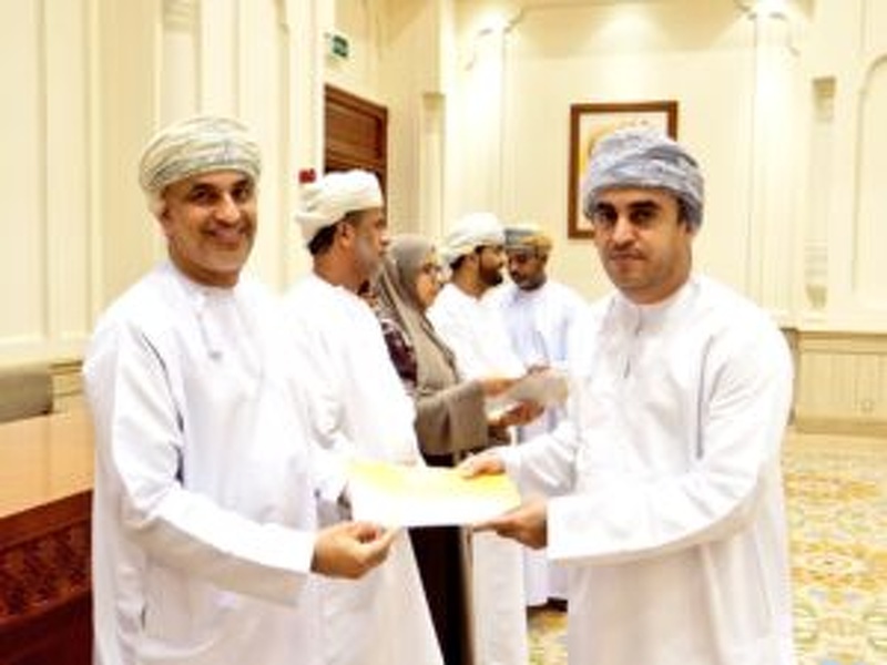 التعريف باستراتيجيات الإنجاز الشخصي ومنظومة إجادة بتعليمية شمال الباطنة