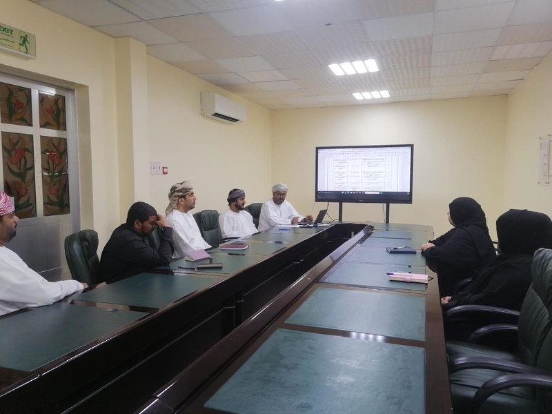 فريق التقنيات الجغرافية الحديثة بتعليمية ظفار يزور تعليمية مسندم