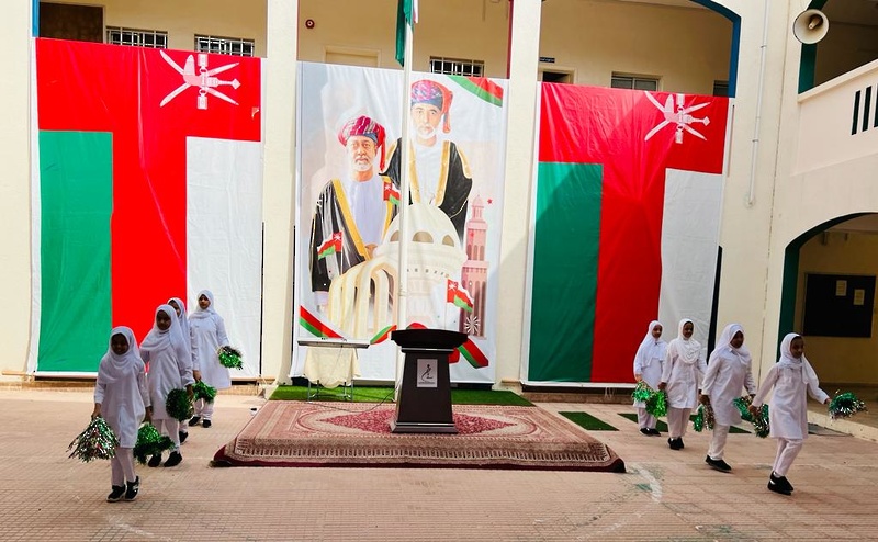 معرض من هنا أنطلق  بمدرسة سدح يبرز المواهب الطلابية في الفنون