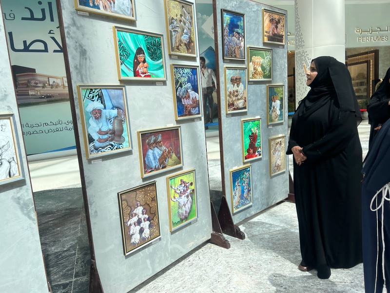 افتتاح المعرض الطلابي الفني أنامل في سماء الإبداع  لمدرسة السعادة للتعليم الأساسي (١٠-١٢)  