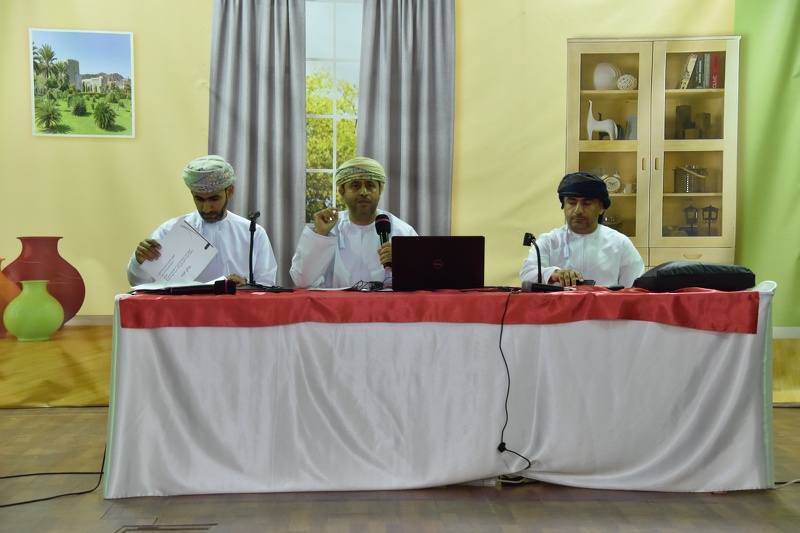 تنظيم ملتقى التنشئة في ظل التقنية بتعليمية محافظة الظاهرة 