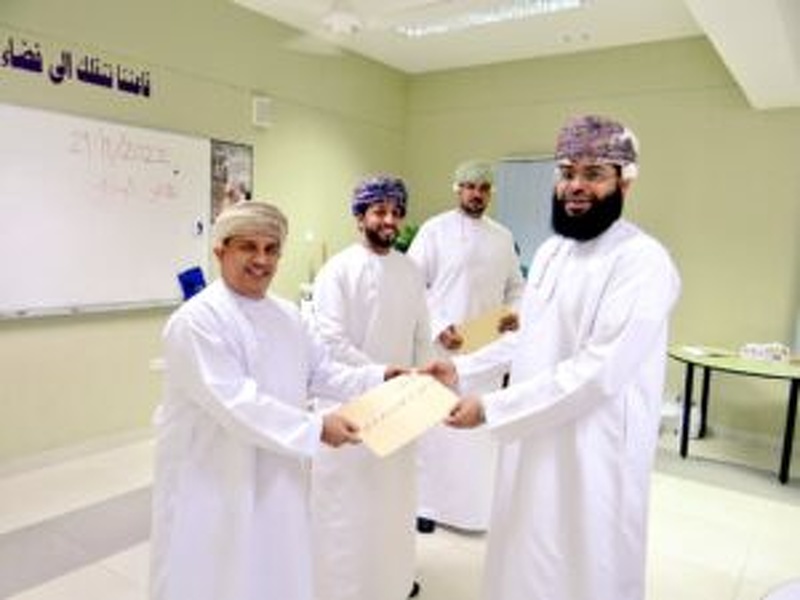 ختام الملتقى التقني الأول لفنيي وفنيات الدعم المدرسي لمدارس ولاية السويق