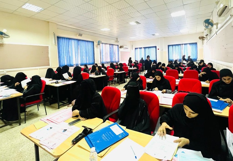 استكمال إجراءات التعيين لمعلمي ومعلمات المواد العلمية وتقنية المعلومات والفنون التشكيلية بتعليمية ظفار