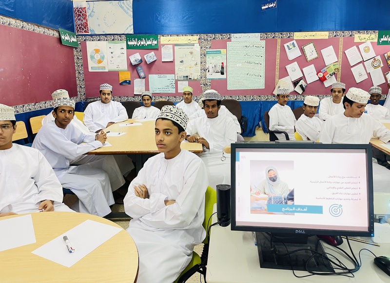 تنفيذ ورشة كن ريادي بمدارس تعليمية ظفار