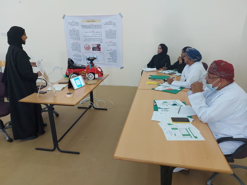 تقييم الابتكارات العلمية الطلابية ببرنامج التنمية المعرفية و برنامج GLOBE ???? البيئي على مستوى مدارس محافظة ظفار