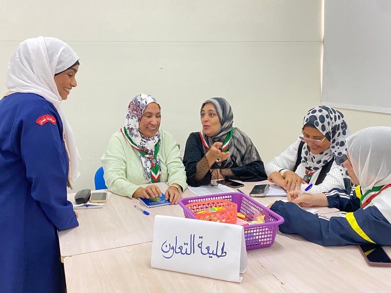 تواصل فعاليات الدورة المتقدمة لقادة وقائدات الحركة الكشفية والإرشادية بتعليمية ظفار