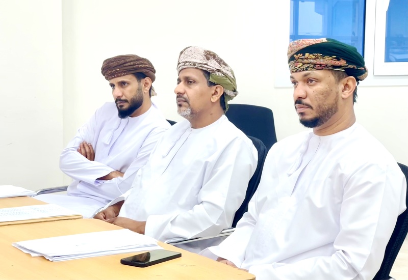 استعراض خطط وفعاليات البرنامج الصيفي لطلبة المدارس بمحافظة ظفار