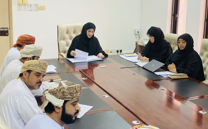 لقاء الفريق اللامركزي والمدرسي لبرامج الطلبة الموهوبين بتعليمية ظفار