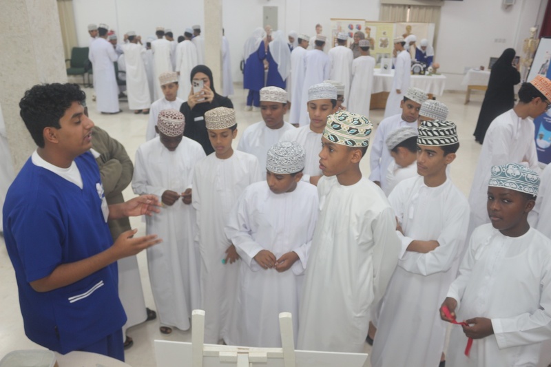 كلية عمان للعلوم الصحية بجنوب الشرقية تستعرض تطبيقاتها في الأسبوع الوطني للعلوم والتكنولوجيا