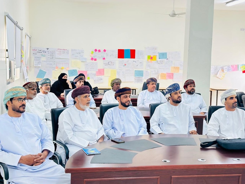 ورشة في إدارة المخاطر لرؤساء أقسام تعليمية ظفار