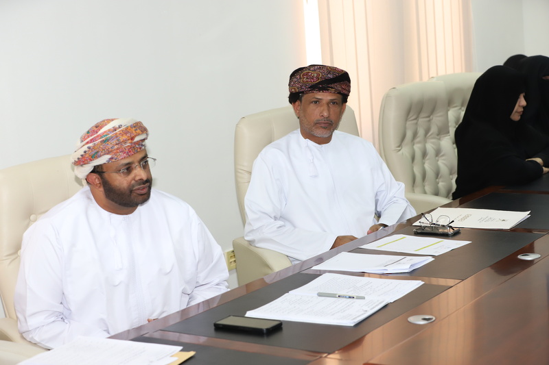 لقاء فريق عمل للإشراف  على الدراسات الدولية بتعليمية ظفار
