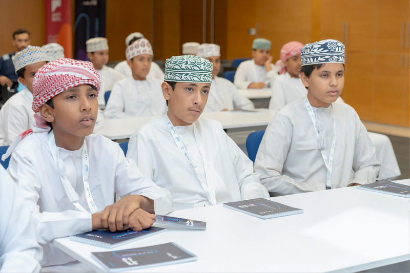 بحضور 90 طالب وطالبة من مدارس ولاية الدقم انطلاق برنامج موانئ المعرفة لتعزيز الوعي بأهمية القطاع اللوجستي في سلطنة عُمان