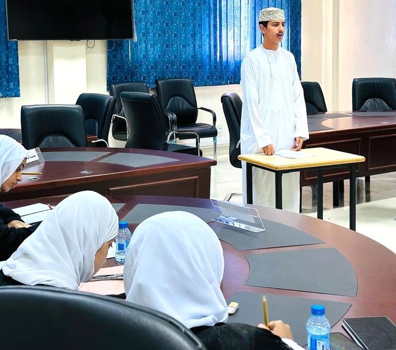 تنظيم البطولة الوطنية الثامنة للمناظرات الطلابية بتعليمية ظفار