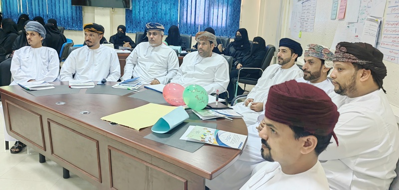 توظيف التقنية  والأستراتيجات  القيادية لمديري المدارس ومديراتها ومساعديهم